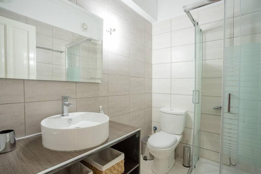 New  2 Bedroom/ 2 Bath Ap.Nidri, Familia Exteriör bild